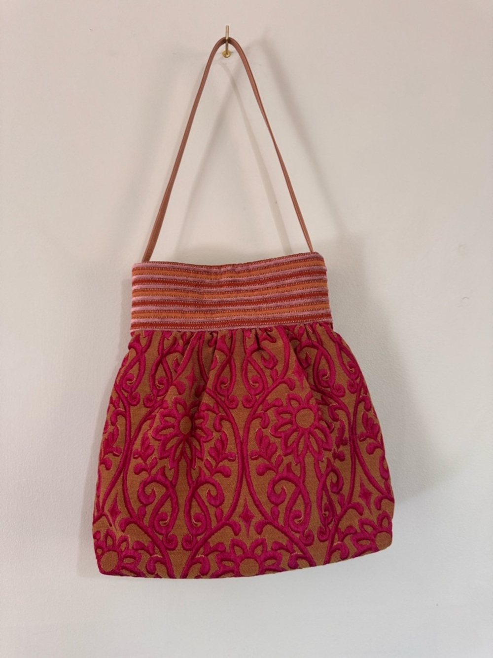 Vintage Dorit Collection Embroidered Floral Pink Bag, Made in USA - Picture 14 of 15